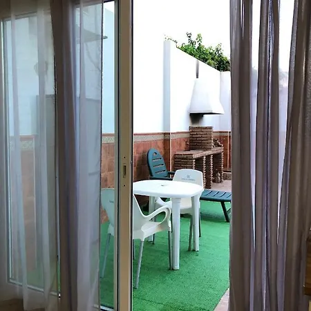 Apartamento Con Piscina En Ciudad Jardín *